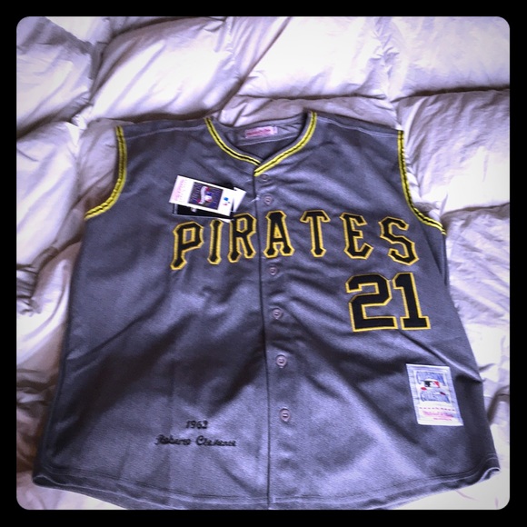 roberto clemente throwback jersey
